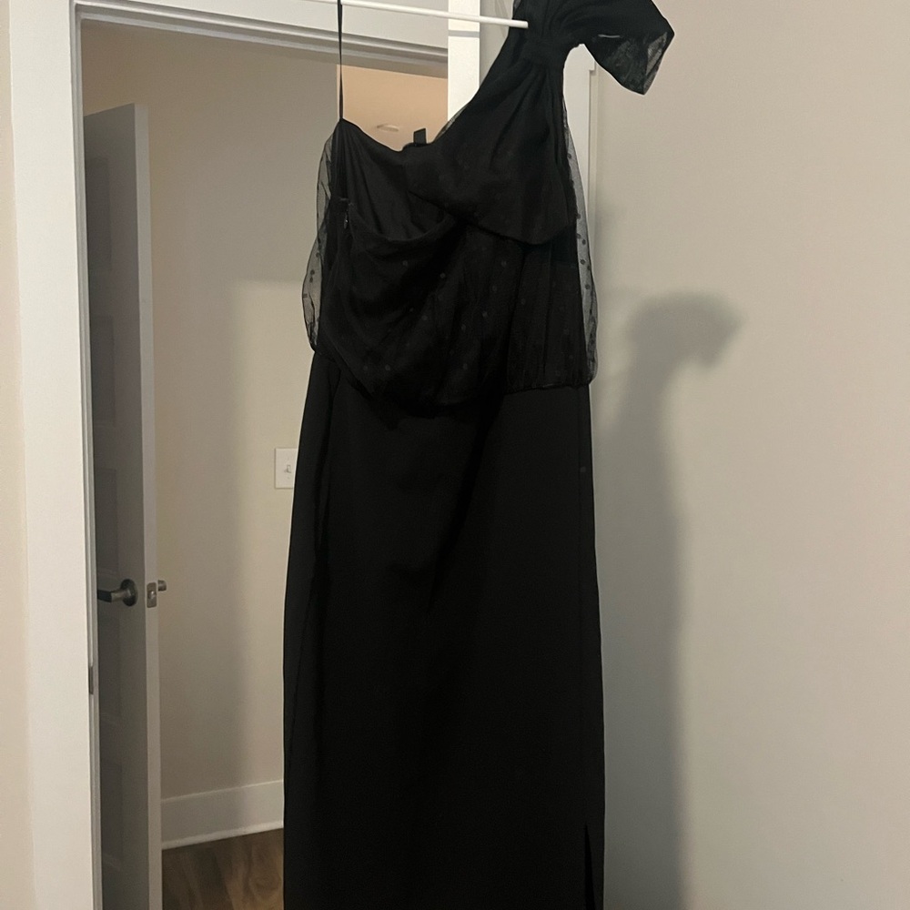 Express Black One-Shoulder Gown for Weddings